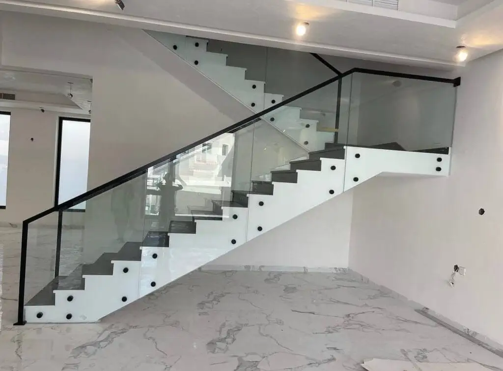 درابزين زجاج سيكوريت وسور مسابح الرياض